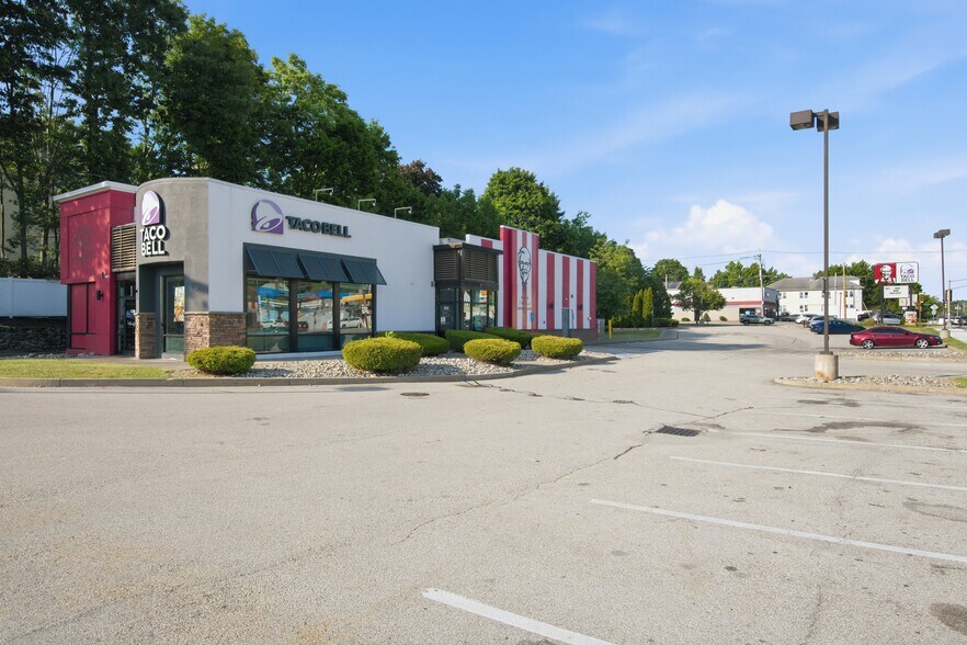 71 E Main St, Webster, MA à louer - Photo de l’immeuble – Image 3 sur 7