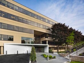 100 Matsonford Rd, Radnor, PA à louer Photo de l’immeuble– Image 2 sur 22