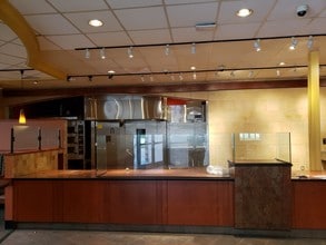 221 N 66th St, Lincoln, NE à louer Photo intérieure– Image 1 sur 8