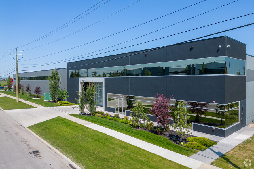 1750 120 Av NE, Calgary, AB à vendre - Photo principale – Image 1 sur 1