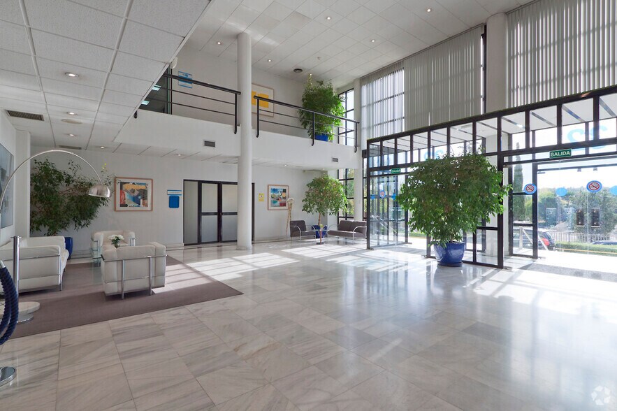 Avenida de la Industria, 32, Alcobendas, Madrid à louer - Photo de l’immeuble – Image 3 sur 13