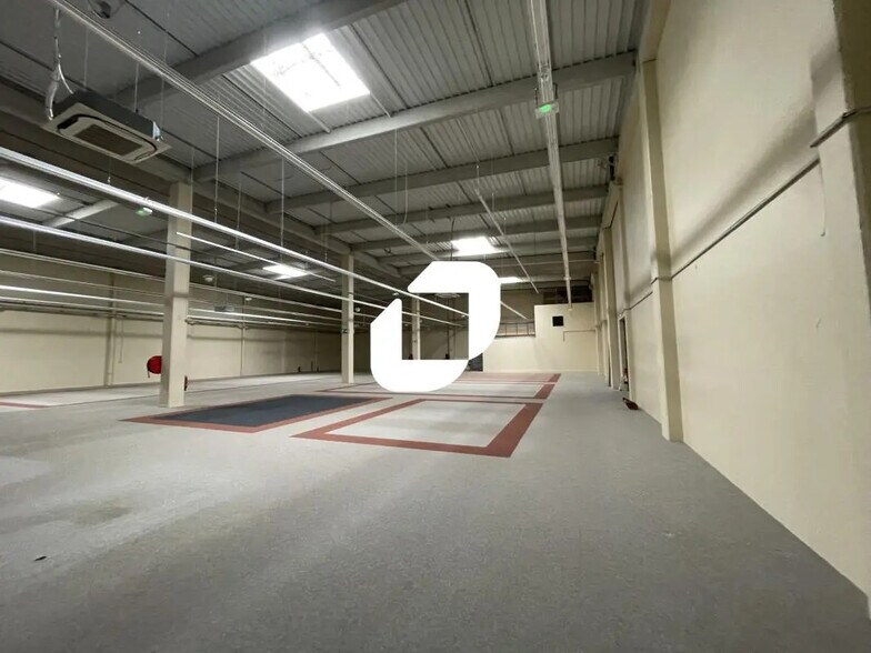 Local commercial dans Thillois à louer - Photo de l’immeuble – Image 1 sur 13