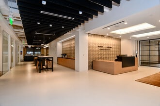 523 W 6th St, Los Angeles, CA à louer Photo intérieure– Image 2 sur 9