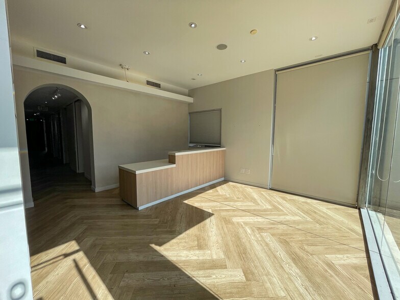 8533-8539 Melrose Ave, Los Angeles, CA à louer - Photo de l’immeuble – Image 3 sur 11