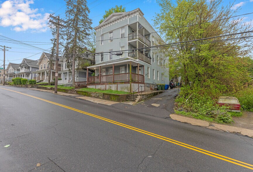 46 Washington St, Waterbury, CT à vendre - Photo de l’immeuble – Image 3 sur 15