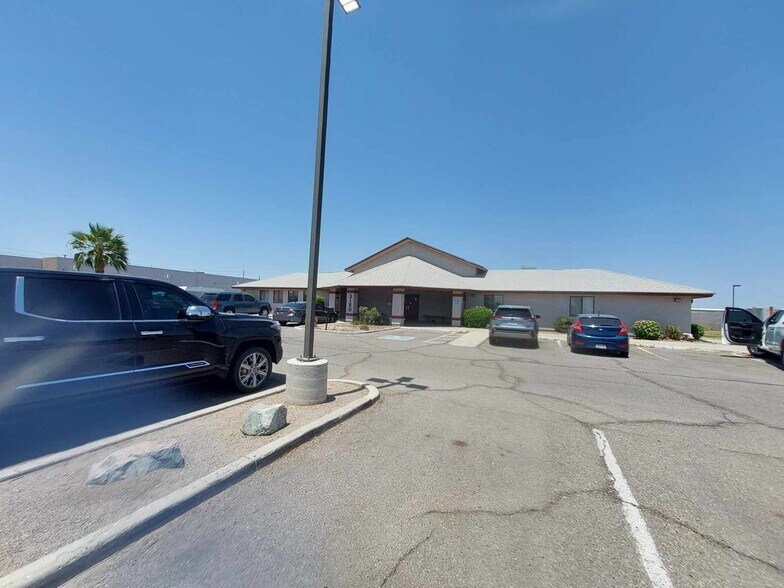 3180 E 40th St, Yuma, AZ à vendre - Photo de l’immeuble – Image 2 sur 4