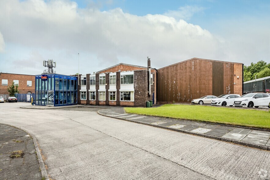 Stockport Rd E, Stockport à louer - Photo de l’immeuble – Image 3 sur 4