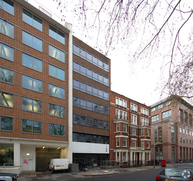 34 Red Lion Sq, Londres à louer - Photo de l’immeuble – Image 3 sur 3
