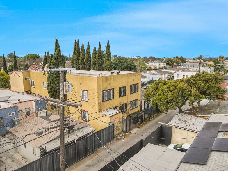 1061 W 57th St, Los Angeles, CA à vendre - Photo de l’immeuble – Image 3 sur 11