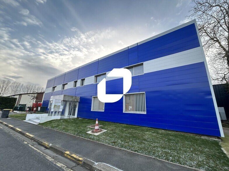 Industriel/Logistique dans Achères à vendre - Photo de l’immeuble – Image 3 sur 12