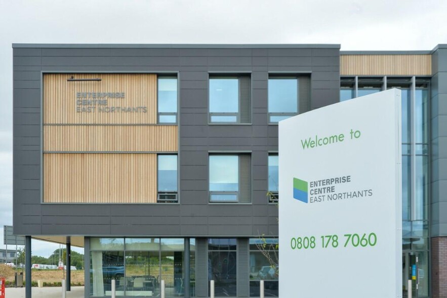 Warth Park Way, Raunds à louer - Photo de l’immeuble – Image 3 sur 35