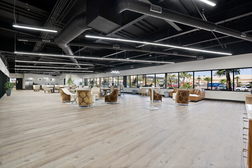 4300 W Tropicana Ave, Las Vegas, NV à louer - Photo de l’immeuble – Image 3 sur 11