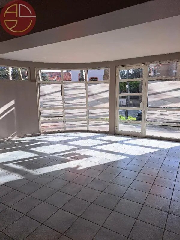 Plus de détails pour Local commercial à vendre