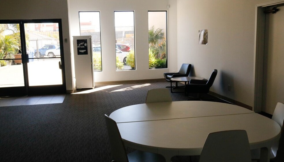 13441 Beach Ave, Marina del Rey, CA à louer - Photo intérieure – Image 2 sur 6