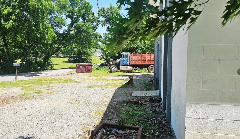223 W 2nd St, Bonham, TX à vendre - Photo de l’immeuble – Image 3 sur 15