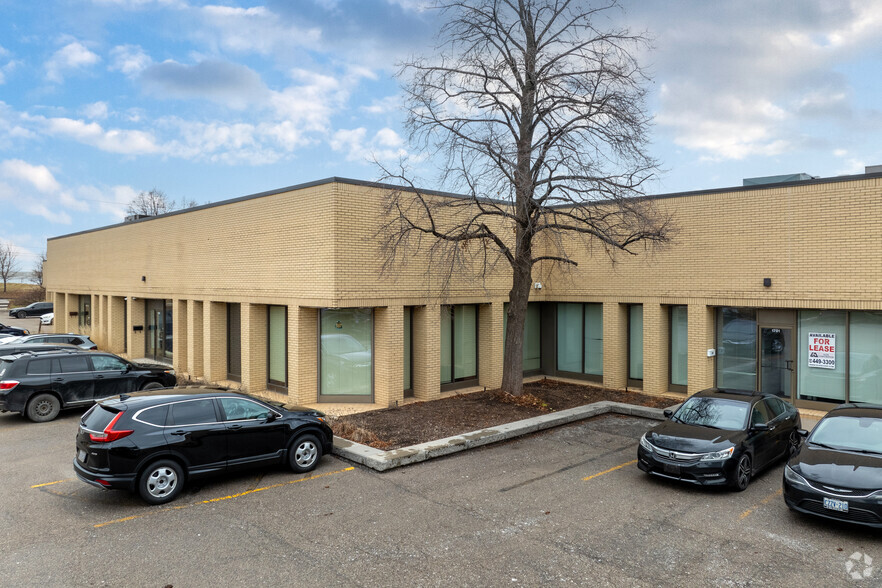 1655-1721 Flint Rd, Toronto, ON à louer - Photo de l’immeuble – Image 2 sur 3