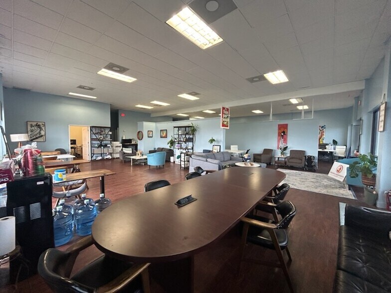 6160 Ulmerton Rd, Clearwater, FL à louer - Photo de l’immeuble – Image 2 sur 8