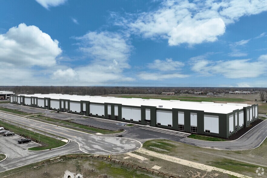 9618 E 153rd St, Noblesville, IN à louer - Photo de l’immeuble – Image 3 sur 6