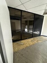 15500 Erwin St, Van Nuys, CA à louer Photo intérieure– Image 2 sur 5