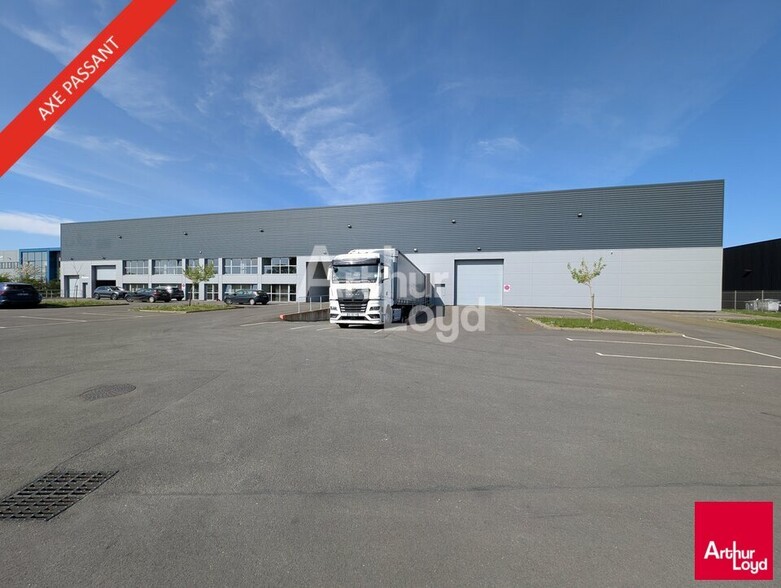 Local d'activités dans Noyal-Châtillon-sur-Seiche à vendre - Photo de l’immeuble – Image 2 sur 8