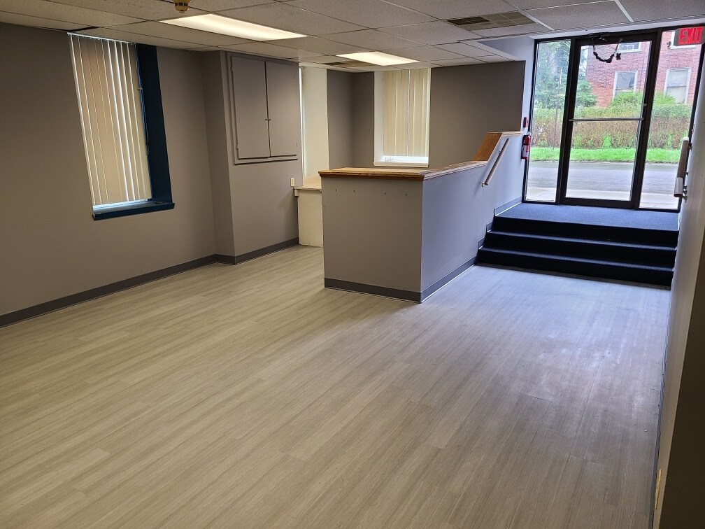 40 Clinton St, Brockport, NY à louer Photo de l’immeuble– Image 1 sur 7