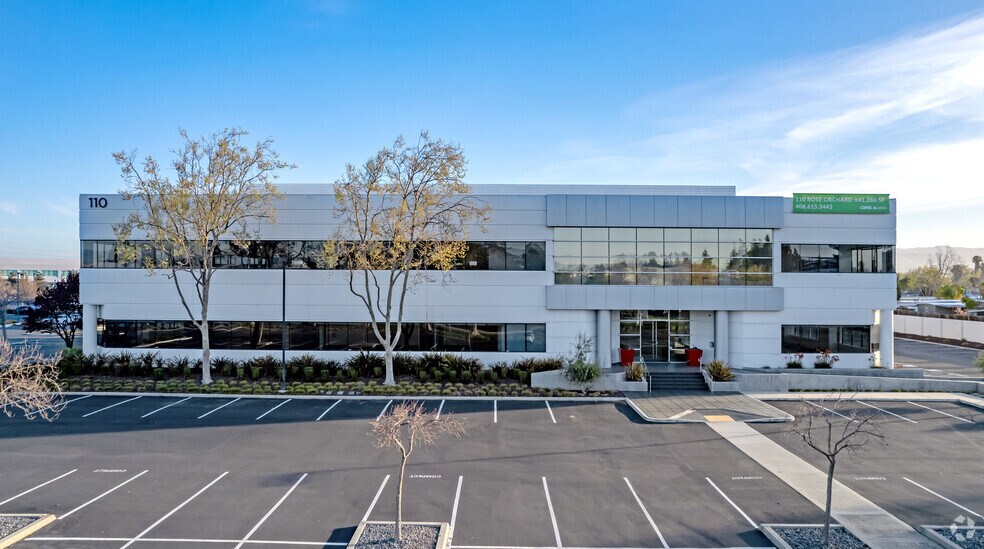 110 Rose Orchard Way, San Jose, CA à louer - Photo de l’immeuble – Image 3 sur 6