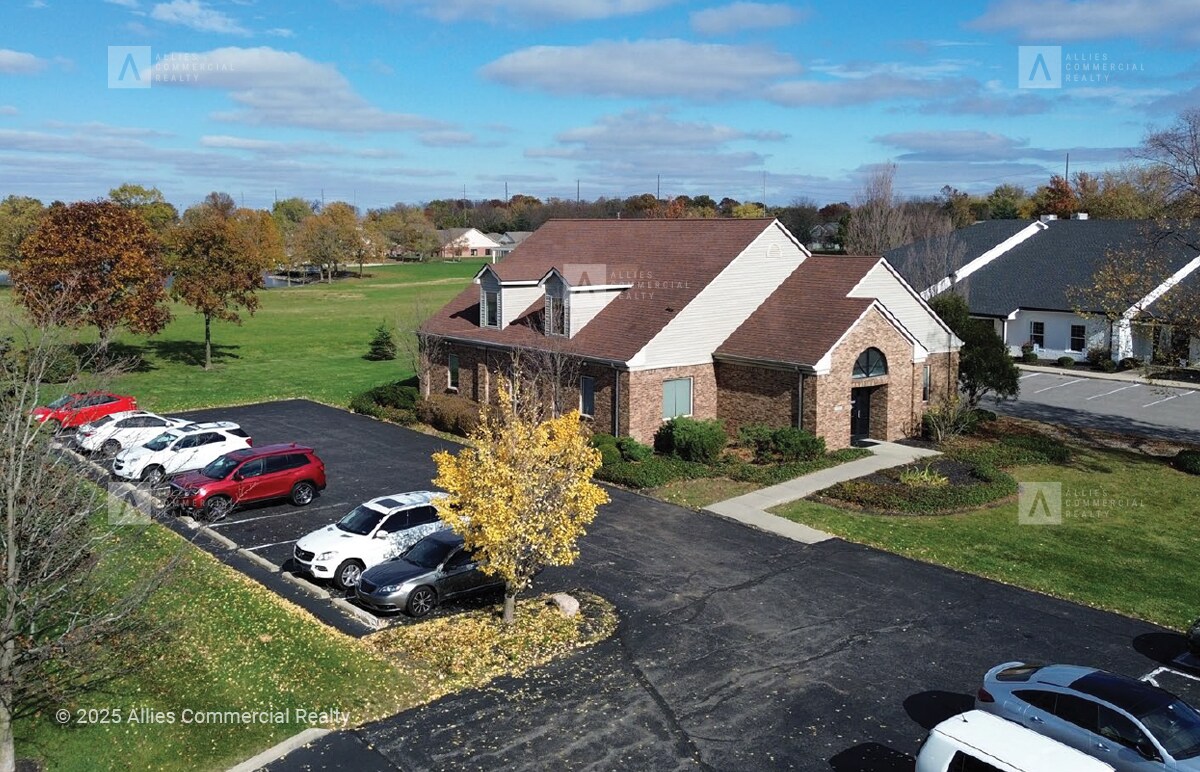 7510 E 82nd St, Indianapolis, IN à louer Photo de l’immeuble– Image 1 sur 11