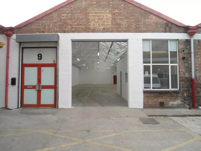 Quad Rd, Wembley à louer - Photo de l’immeuble – Image 1 sur 19