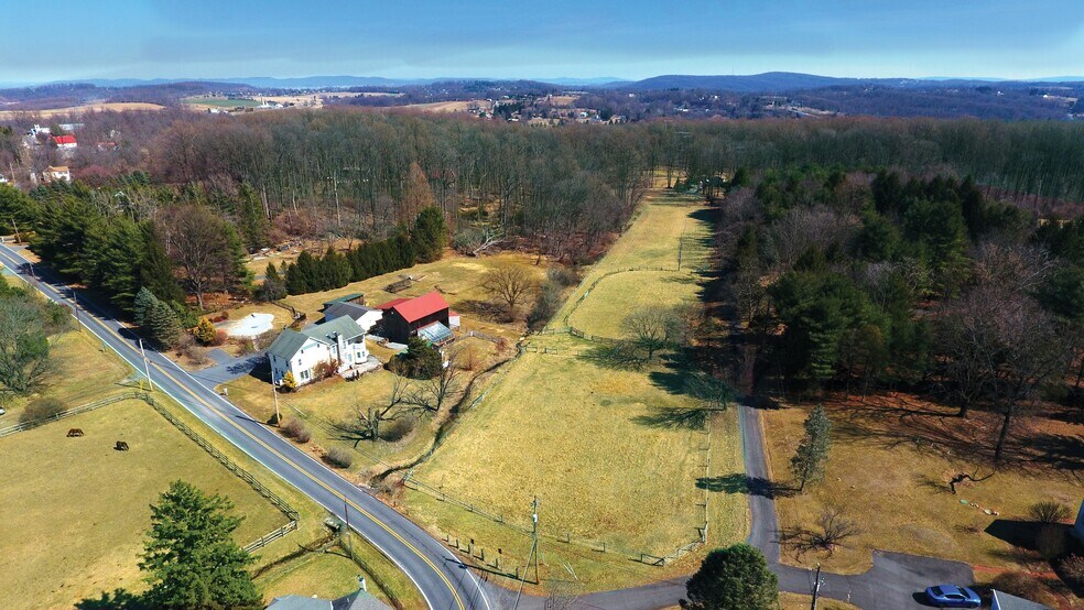 740 Mohns Hill Rd, Sinking Spring, PA à vendre - Aérien – Image 2 sur 8