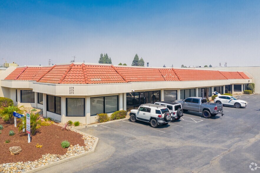 271-275 E Hacienda Ave, Campbell, CA à louer - Photo de l’immeuble – Image 1 sur 6