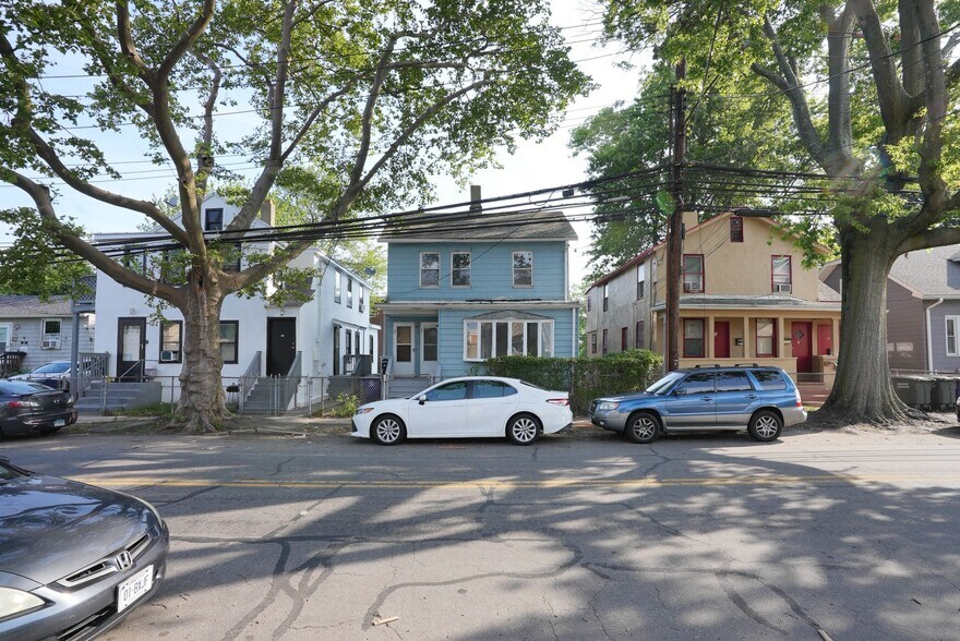 Portfolio of 3 Multi-Family Properties portefeuille de 3 biens à vendre sur LoopNet.fr - Photo de l’immeuble – Image 1 sur 65