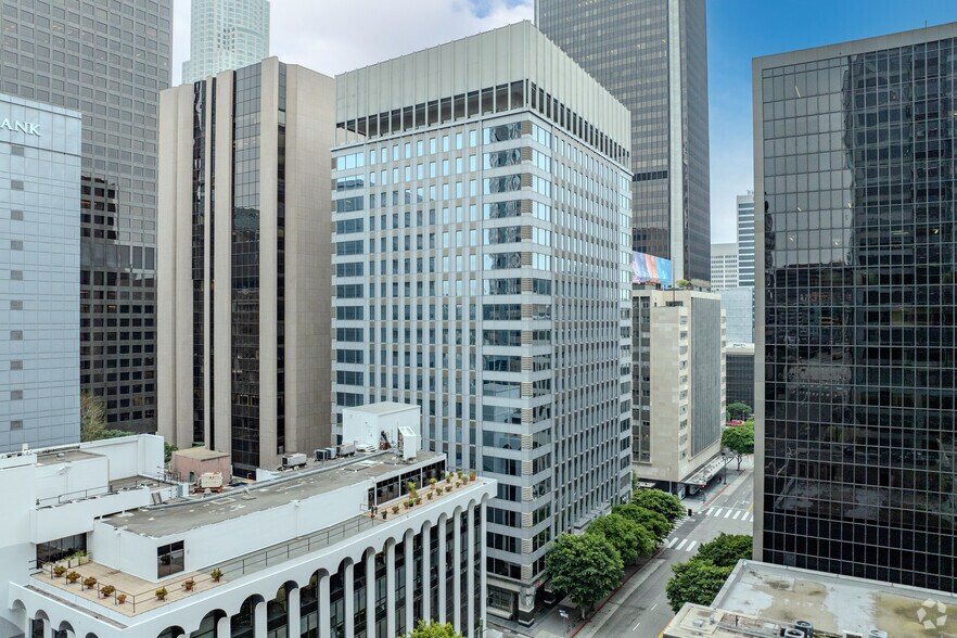 811 Wilshire Blvd, Los Angeles, CA à vendre - Photo de l’immeuble – Image 2 sur 18