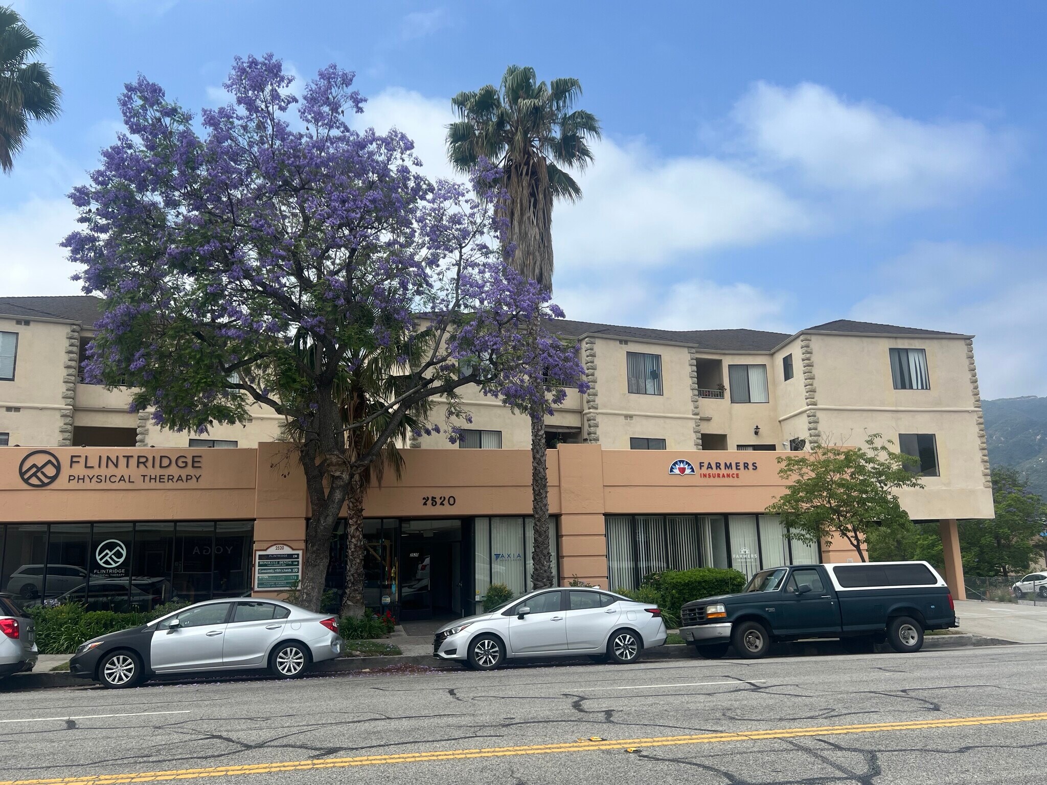 2490-2520 Honolulu Ave, Montrose, CA à louer Photo de l’immeuble– Image 1 sur 9