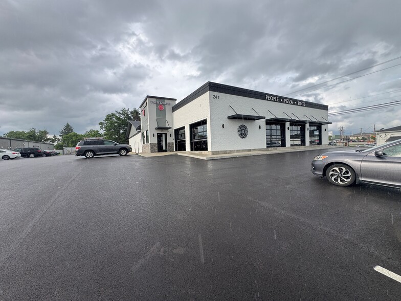 241 Eastern Byp, Richmond, KY à vendre - Photo de l’immeuble – Image 1 sur 6