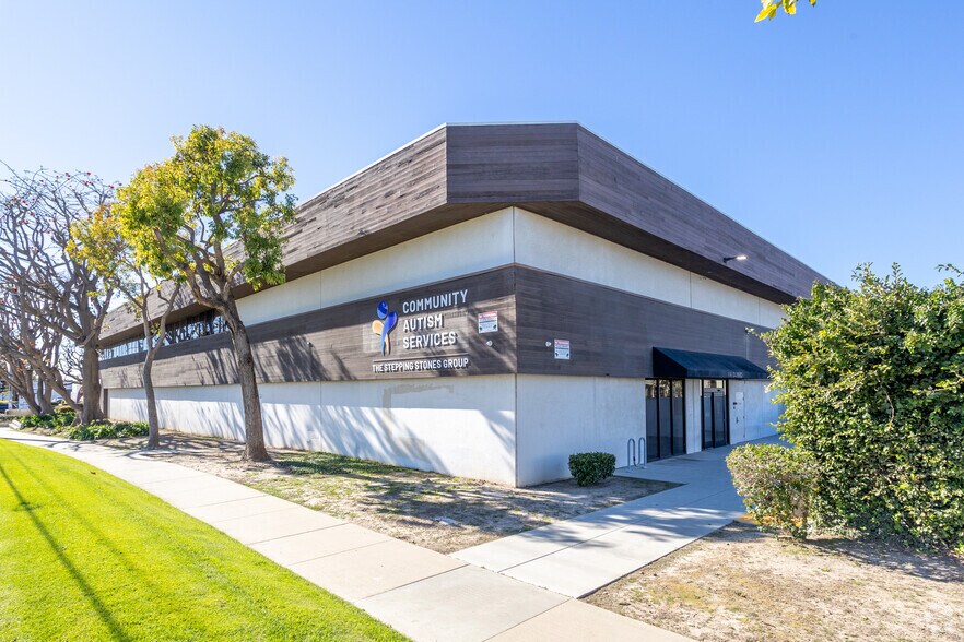 1690 Universe Cir, Oxnard, CA à louer - Photo de l’immeuble – Image 2 sur 13