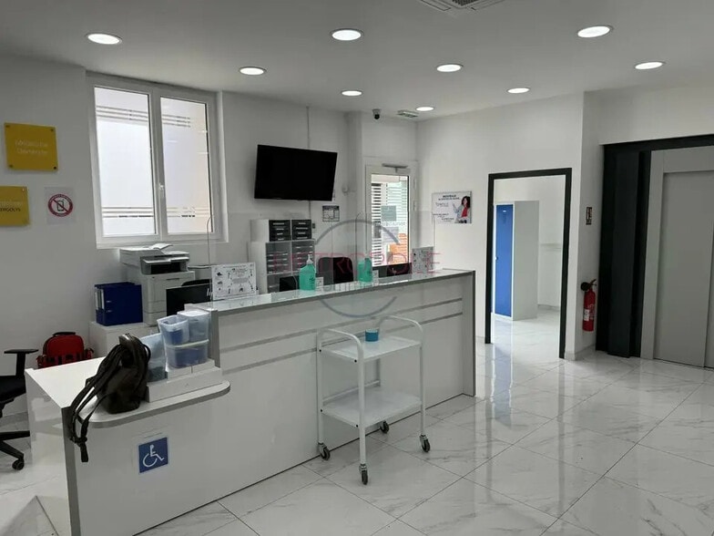 Local commercial dans Cagnes-sur-Mer à louer - Photo intérieure – Image 3 sur 4