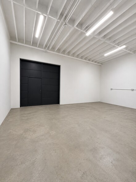 14750 Arminta St, Panorama City, CA à louer - Photo intérieure – Image 3 sur 6