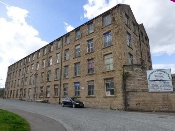 Tanyard Rd, Huddersfield à louer Photo principale– Image 1 sur 2