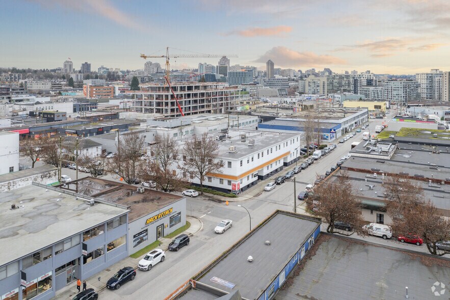 120 W 3rd Ave, Vancouver, BC à louer - Photo de l’immeuble – Image 2 sur 8