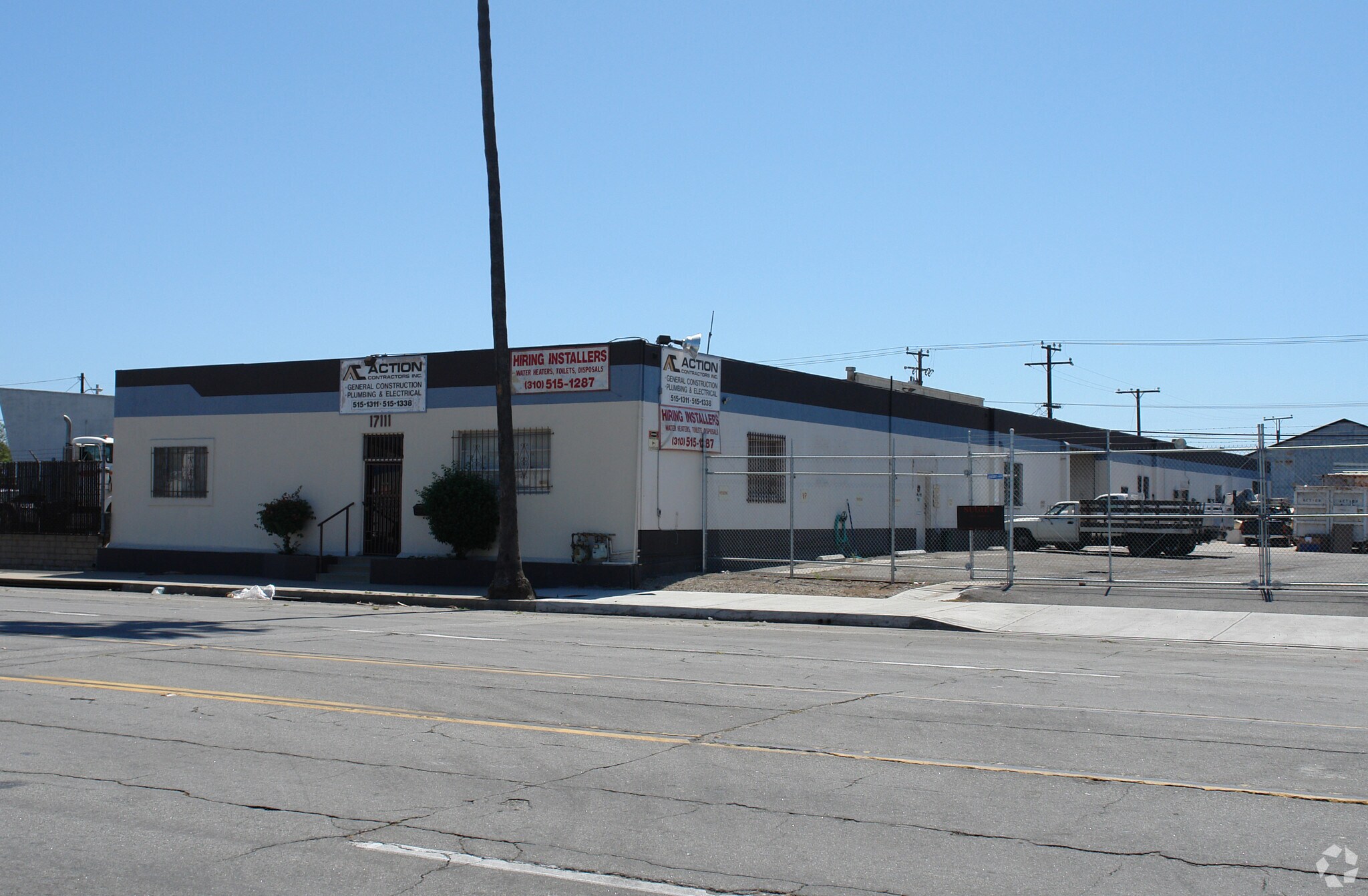 17111 S Broadway, Carson, CA à louer Photo principale– Image 1 sur 4