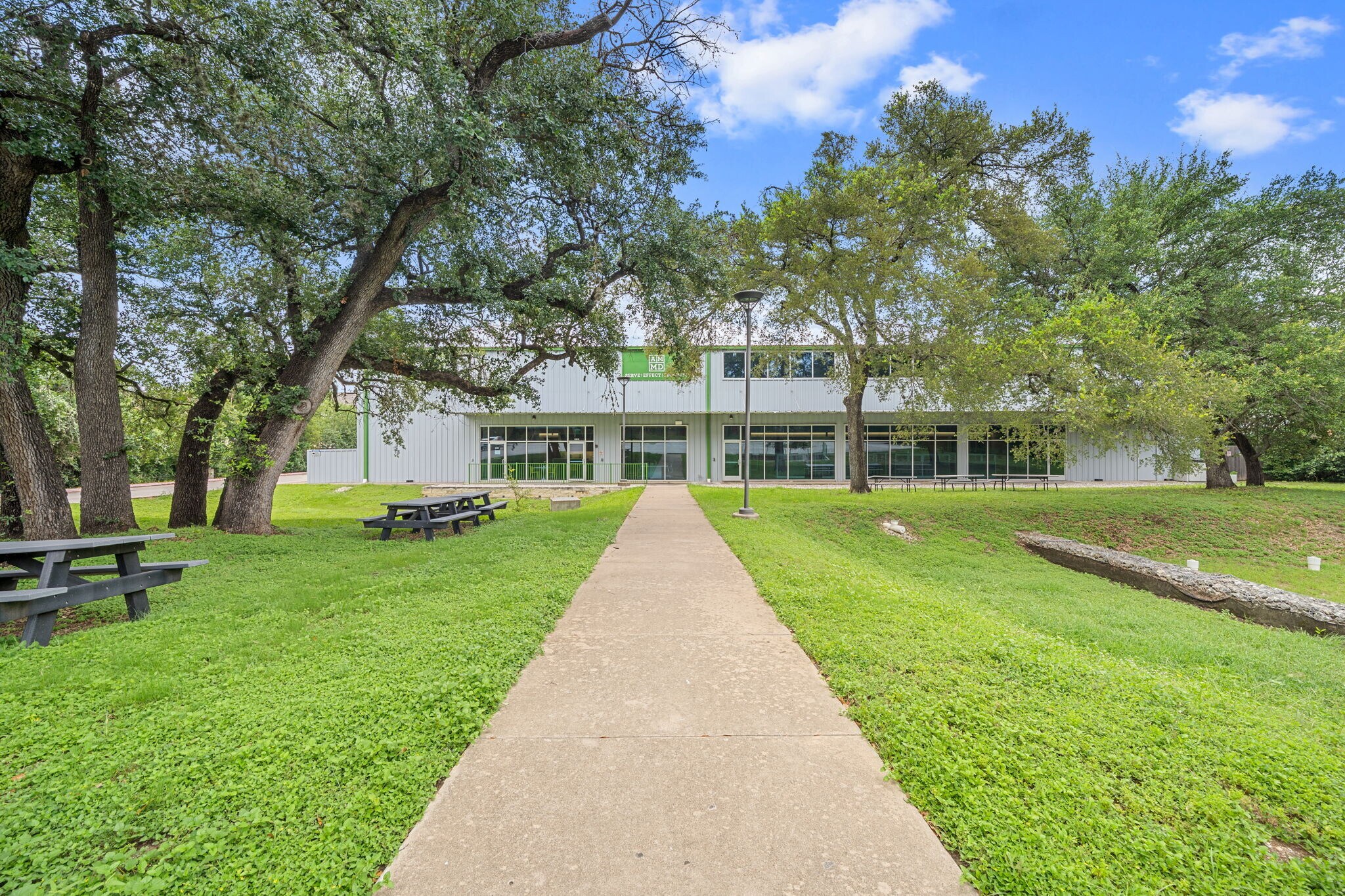 8816 Cullen Ln, Austin, TX à vendre Photo de l’immeuble– Image 1 sur 8
