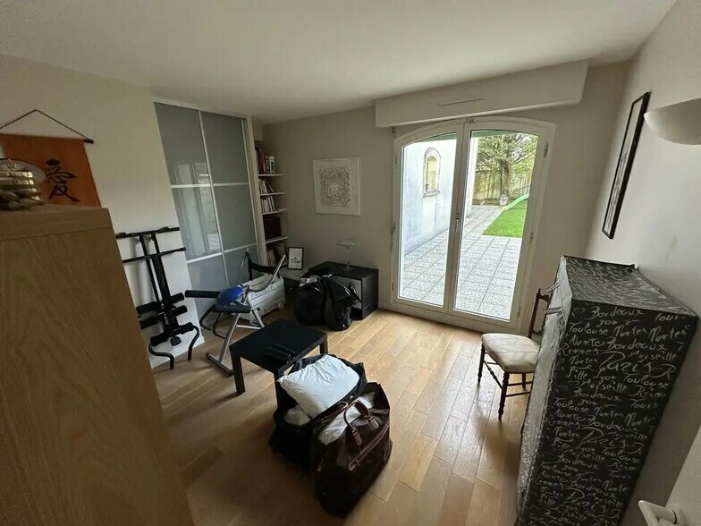 Bureau dans Saint-Maur-des-Fossés à louer - Photo de l’immeuble – Image 3 sur 7