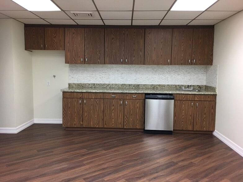 3033 Bayshore Blvd, Pasadena, TX à louer - Photo intérieure – Image 3 sur 11