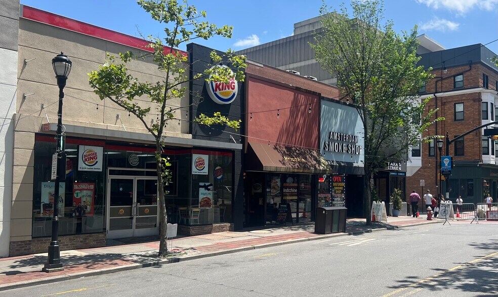 369-373 George St, New Brunswick, NJ à louer - Photo de l’immeuble – Image 2 sur 2