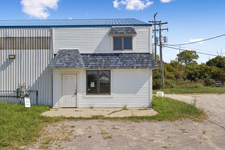 683 River Rd, Bay City, MI à vendre - Photo de l’immeuble – Image 3 sur 44