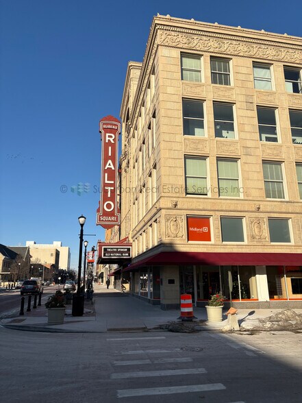 5-25 E Van Buren St, Joliet, IL à louer - Photo de l’immeuble – Image 3 sur 10