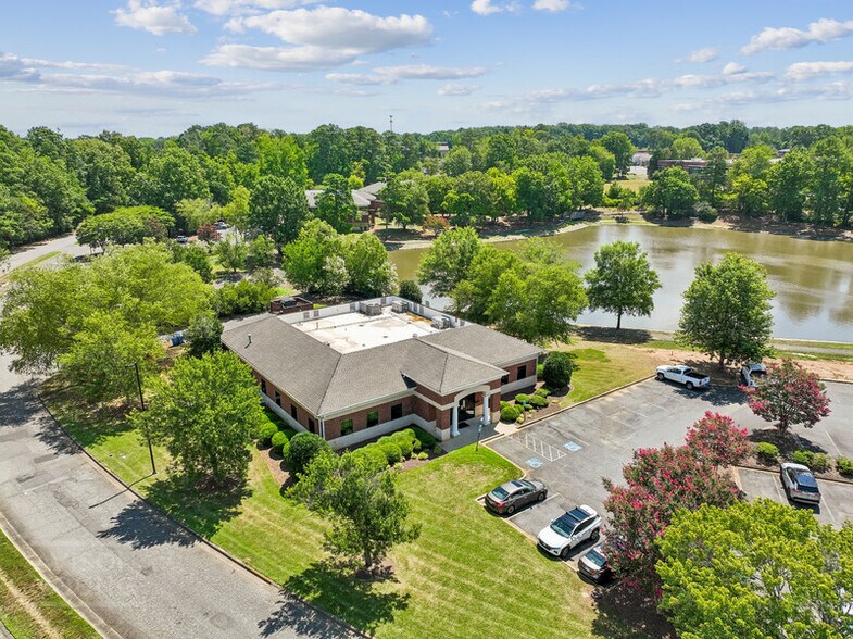 500 Lakeshore Pky, Rock Hill, SC à louer - Photo de l’immeuble – Image 3 sur 24