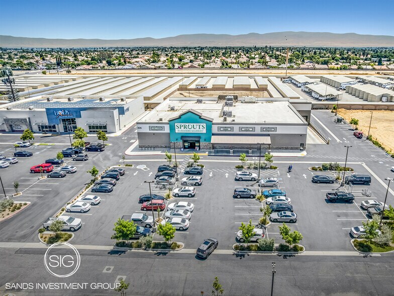 3535 Panama Ln, Bakersfield, CA à vendre - Photo de l’immeuble – Image 1 sur 5