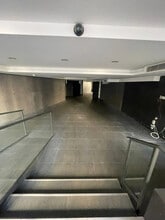 Local commercial dans Paris à louer Photo de l’immeuble– Image 1 sur 1