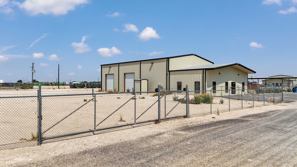 11424 W County Road 35, Midland, TX à louer - Photo de l’immeuble – Image 3 sur 11